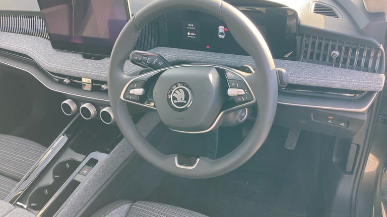 2024 Skoda Superb 1.5 TSI e-TEC SE Technology 5dr DSG Petrol Hatchback Hatchback Petrol Automatic