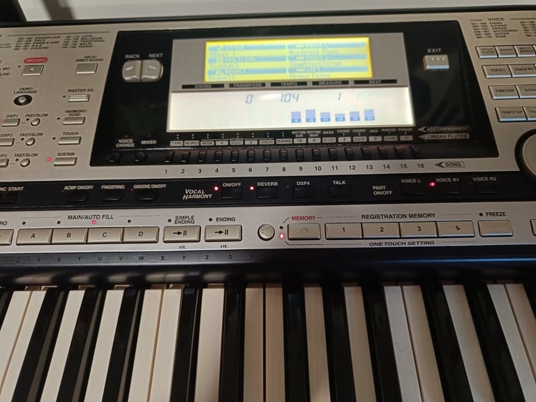 Yamaha PSR 740 arranger keyboard