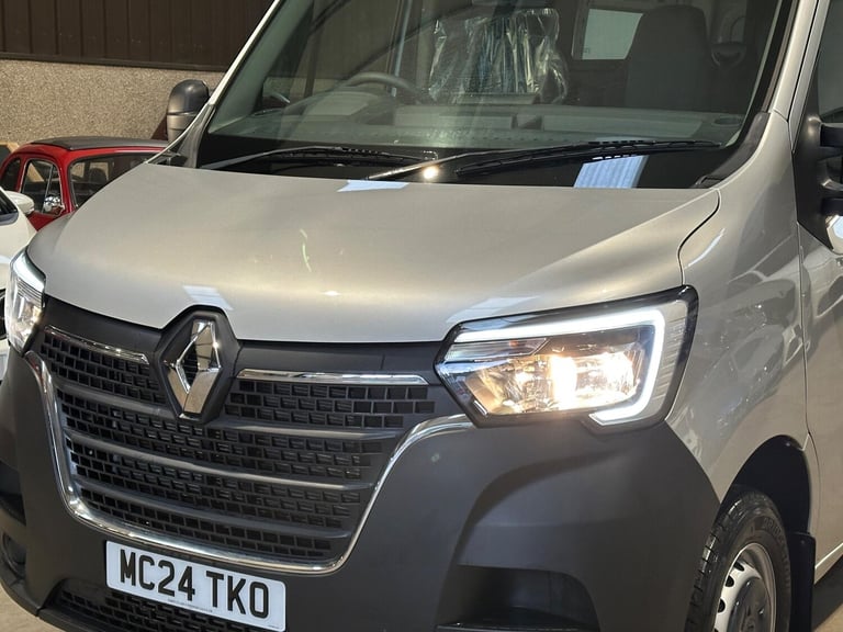 2024 Renault Master 2.3 dCi 35 Business FWD SWB Medium Roof Euro 6 4dr PANEL VAN Diesel Manual
