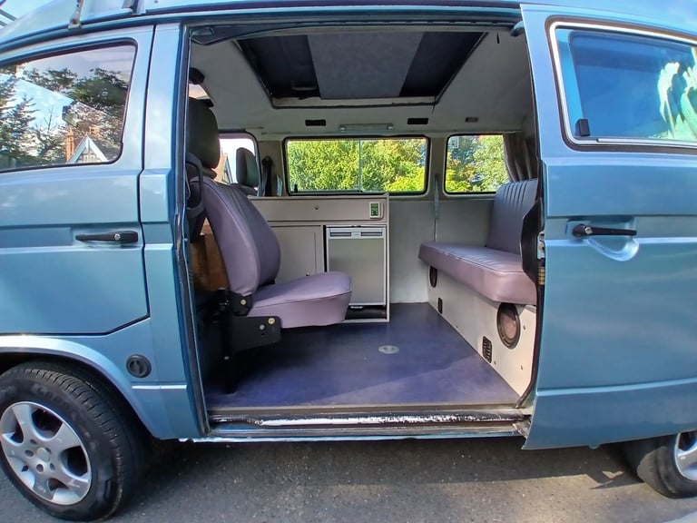 Volkswagen T25 Camper Van Petrol/LPG Excellent specification and condition. No rust!