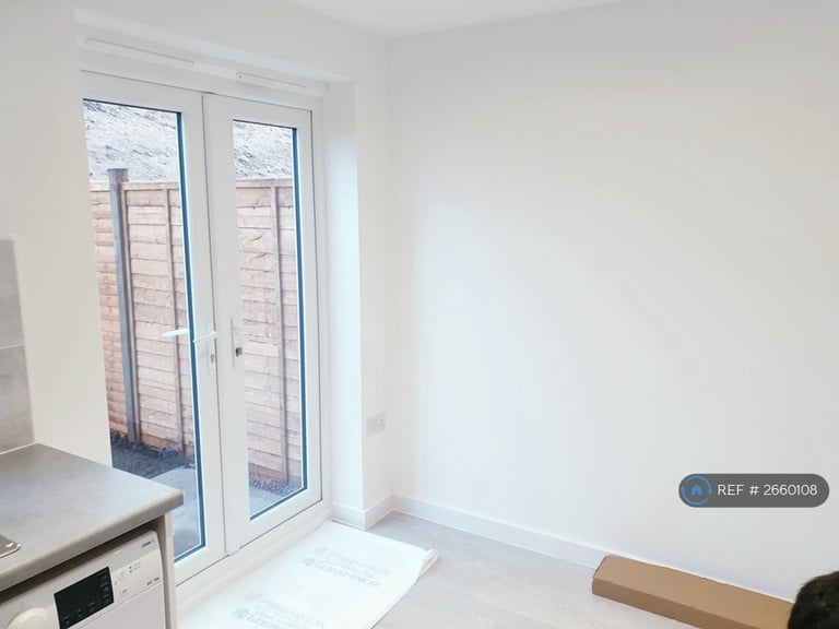 3 bedroom house in Chelmsford Drive, Coventry, CV6 (3 bed) (#2660108)