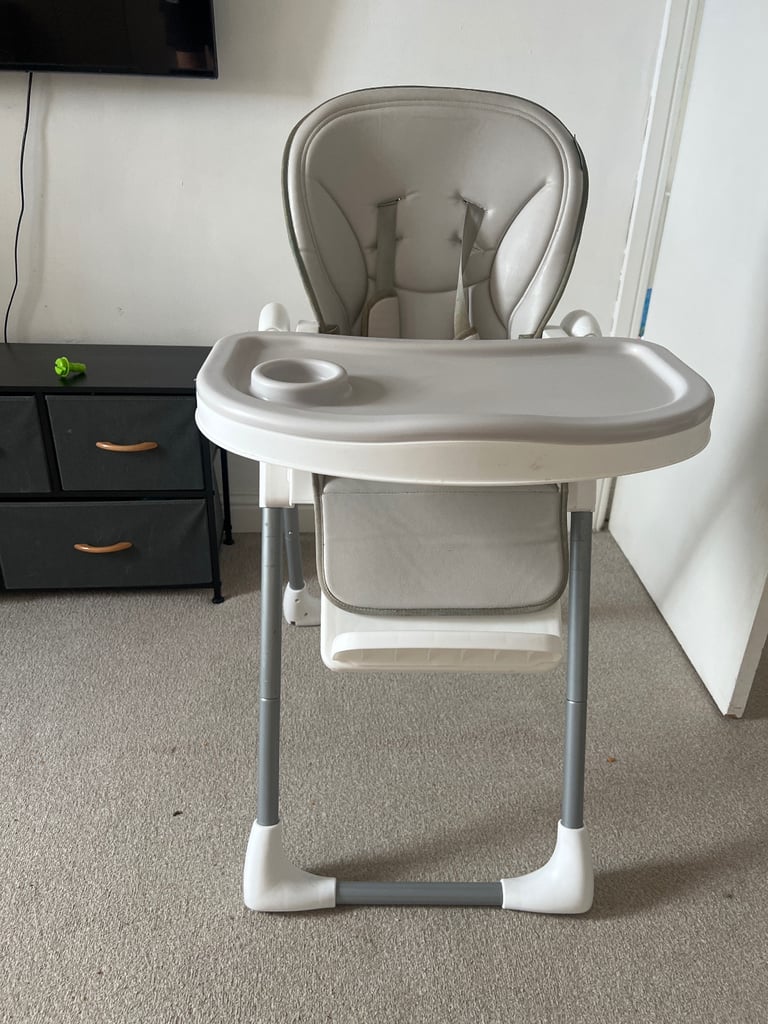 Red kite adjustable high chair