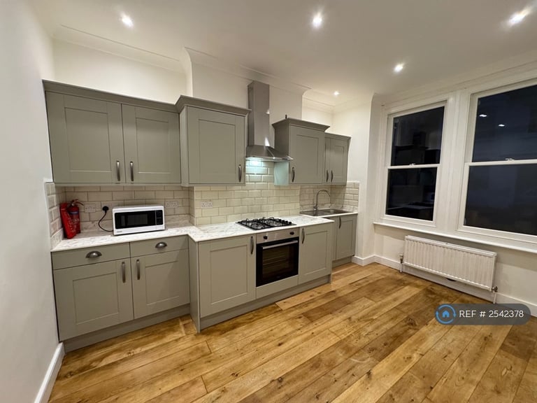 image for 4 bedroom house in Thorpebank Road, London, W12 (4 bed) (#2542378)