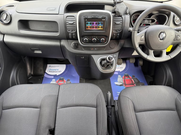 2021 Renault Trafic 2.0 dCi ENERGY 30 Sport Nav Crew Van LWB Euro 6 (s/s) 6dr WINDOW VAN Diesel M...