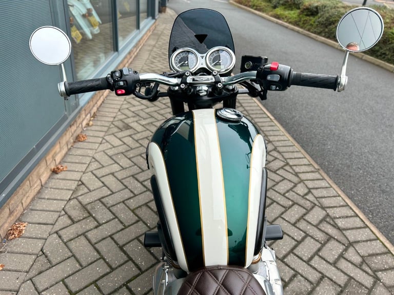 2019 Triumph BONNEVILLE T120 Bonneville T120 Jet Black Prestige Naked PETROL Manual