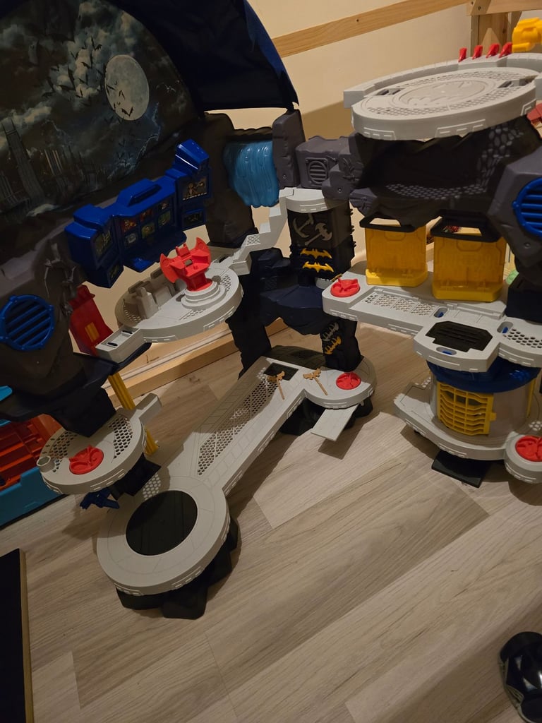 image for Imaginext batcave with characters amd vechiles