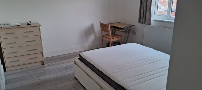 Room to rent in share house  ( NO agent please)