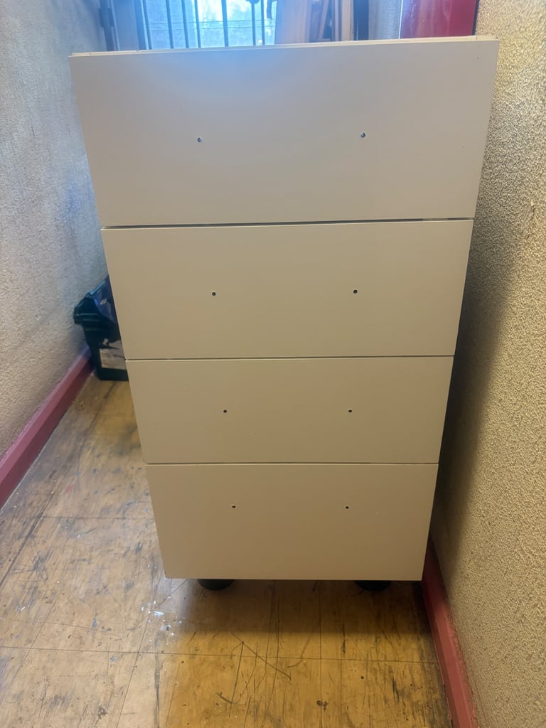 Howdens Greenwich white slab drawer unit with fronts predrilled