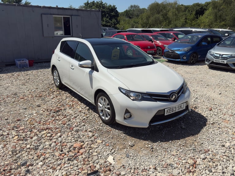 2025 Toyota Auris PETROL AUTOMATIC 1,5L Hatchback HYBRID ELECTRIC Manual