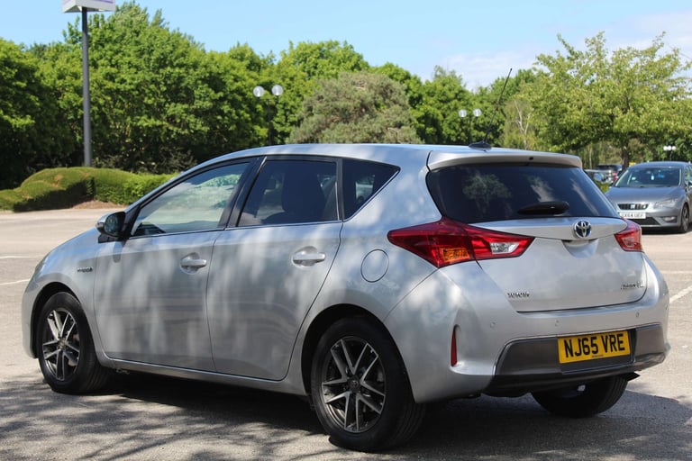 2015 Toyota Auris 1.8 Auris Icon+ VVT-i CVT 5dr Hatchback Hybrid Automatic