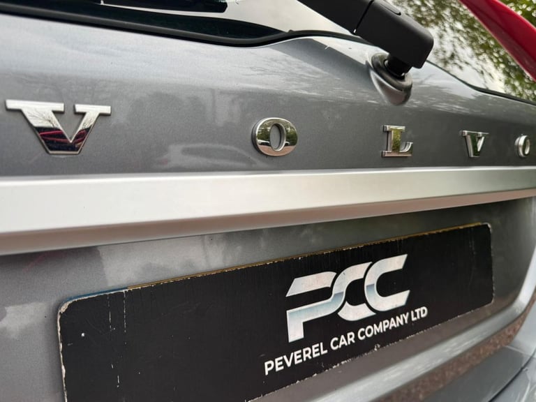 2016 65 VOLVO XC60 2.0 D4 R-DESIGN LUX NAV SUV 5DR DIESEL AUTO EURO 6 (S/S) (190