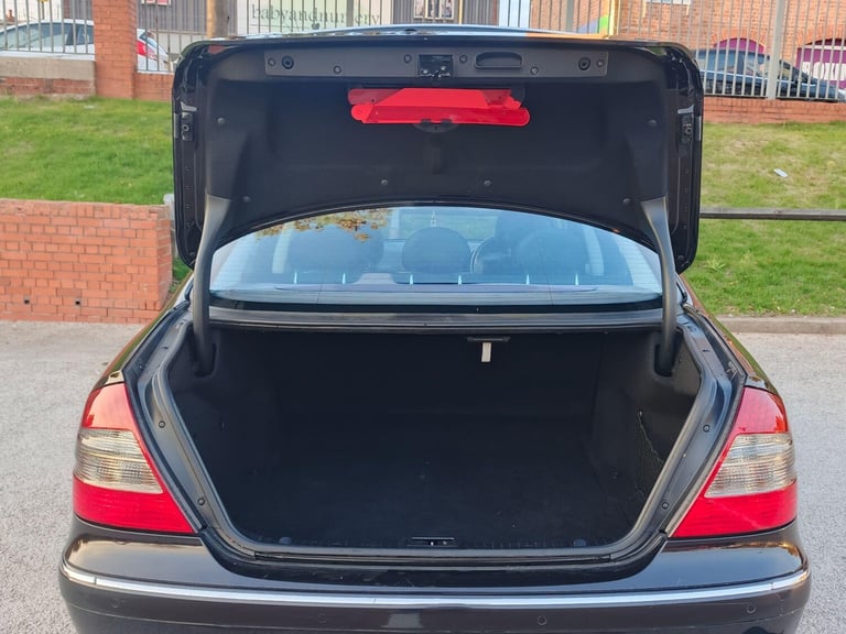 2008 Mercedes-Benz E-Class E220 CDI Avantgarde 4dr Tip Auto SALOON DIESEL Automatic