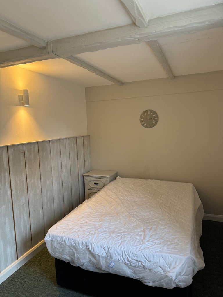 5 Rooms available in Witney. All bills included
