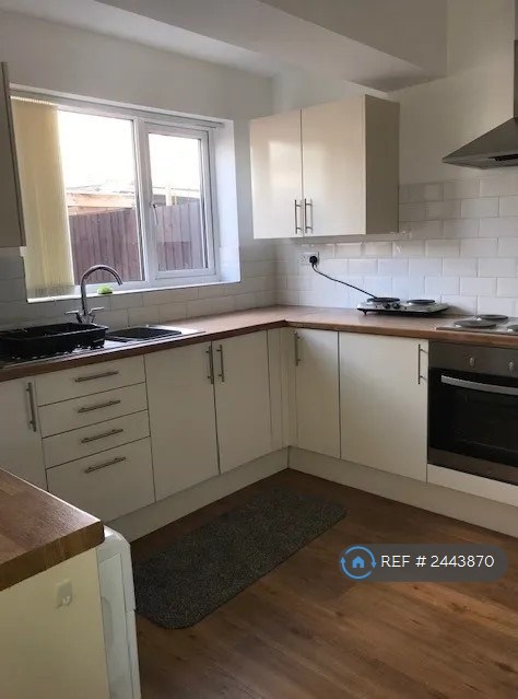 1 bedroom in Brynmill, Brynmill, Swansea, SA2 (#2443870)