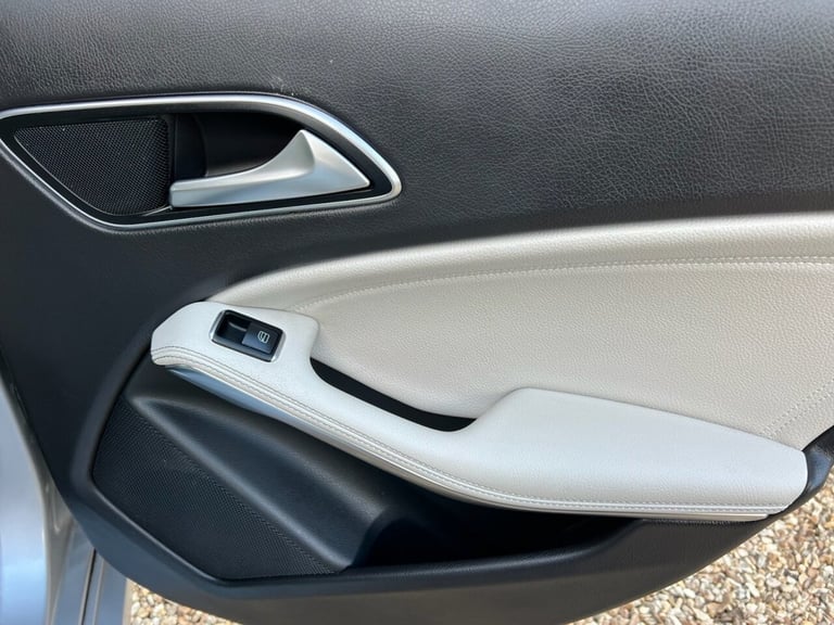 2017 Mercedes-Benz A-Class 2.1 A200d Sport (Premium Plus) Hatchback 5dr Diesel 7G-DCT Euro 6 (s/s...