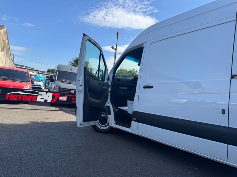 Mercedes-Benz Sprinter 3.5t H2 L2 Progressive Van++1 OWNER++CRUISE++REV