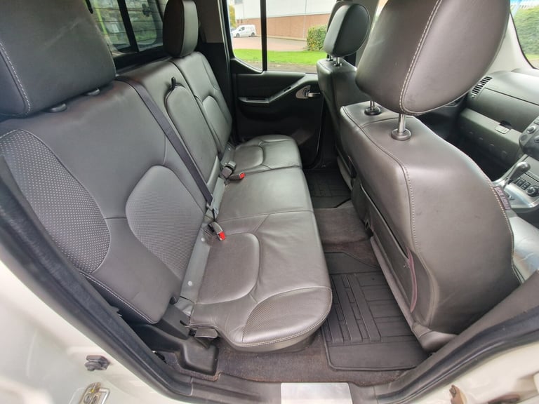 2012 Nissan Navara Double Cab Pick Up Outlaw 3.0dCi V6 231 4WD Auto PICK UP Diesel Automatic