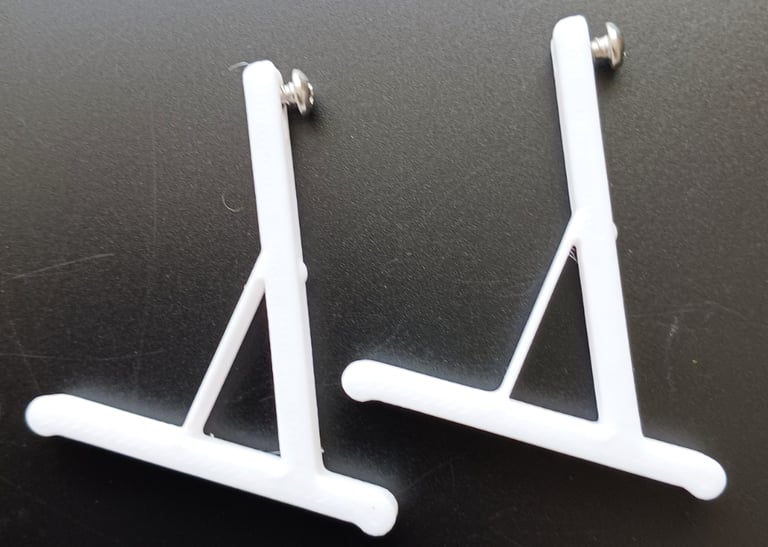 HIVE Thermostat Freestanding pair of stands with screws to convert from wall mount