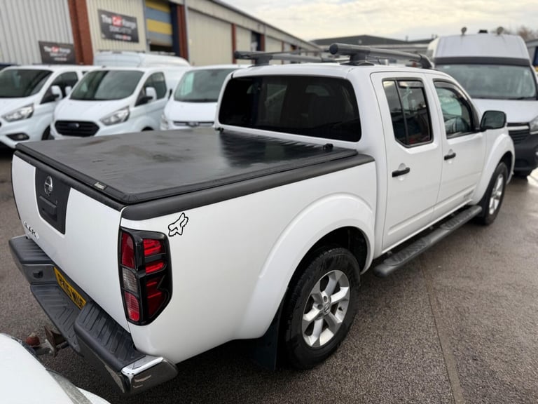 2015 Nissan Navara Double Cab Pick Up Tekna 2.5dCi 190 4WD Auto PICK UP DIESEL Automatic