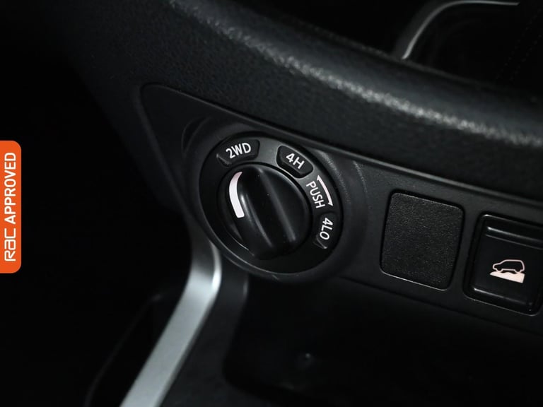 2021 Nissan Navara 2.3 dCi Acenta Pickup Double Cab 4dr Diesel Manual 4WD Euro 6 (s/s) (163 ps Pi...