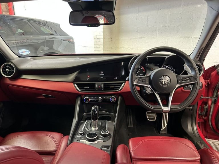 2018 Alfa Romeo Giulia 2.0T Veloce Saloon 4dr Petrol Auto Euro 6 (s/s) (280 ps) Saloon Petrol Aut...