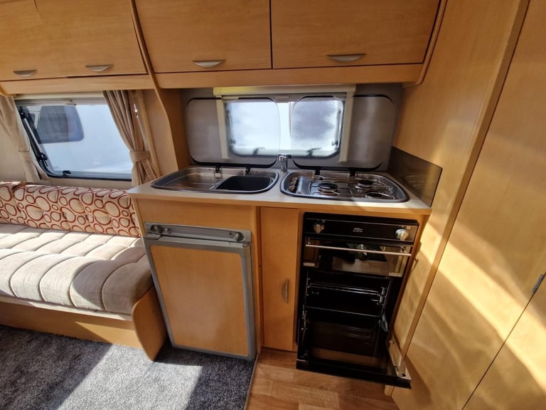 2010 Elddis Lunar XPlore 452 Single Axle 2 Berth Motor Mover Large Rear Bathroom