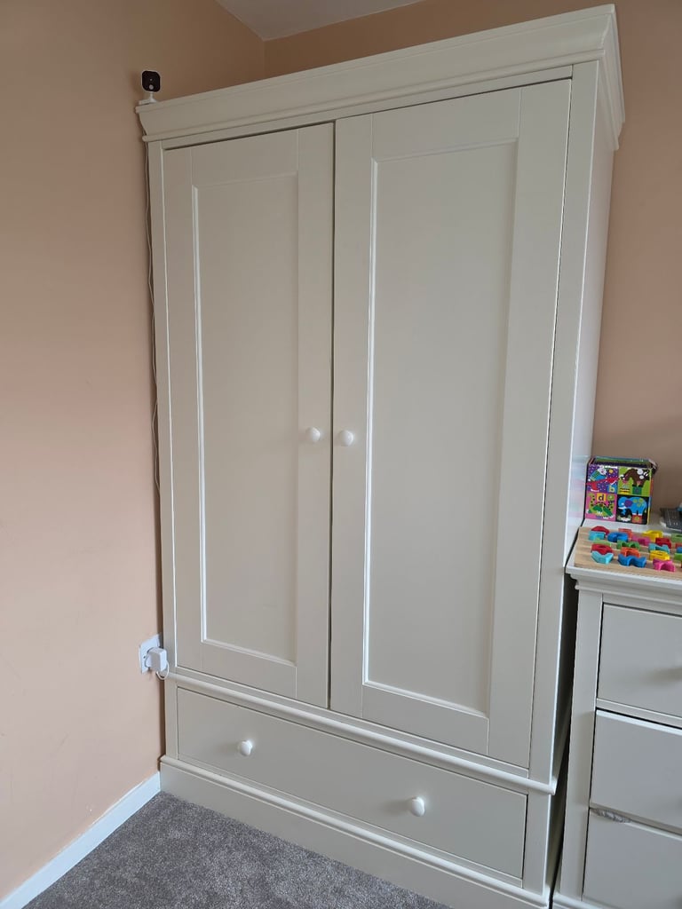 Mamas and papas nursery wardrobe oxford