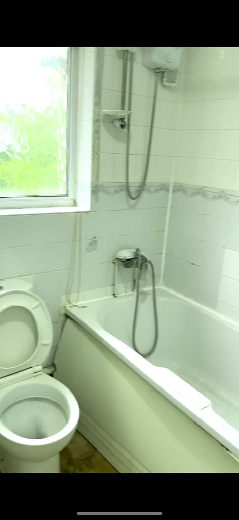 3 Bedroom House to Rent £2700 Parking/Garage/Garden