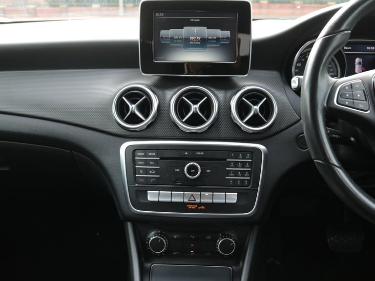 2017 Mercedes-Benz GLA 2.1 GLA200d SE SUV 5dr Diesel 7G-DCT Euro 6 (s/s) (136 ps) ESTATE Diesel A...