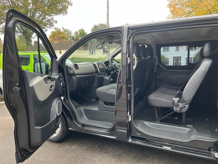 Renault Trafic LL29 Energy dCi 125 Sport Nav 9 Seat LWB Minibus  DIESEL 2016/66