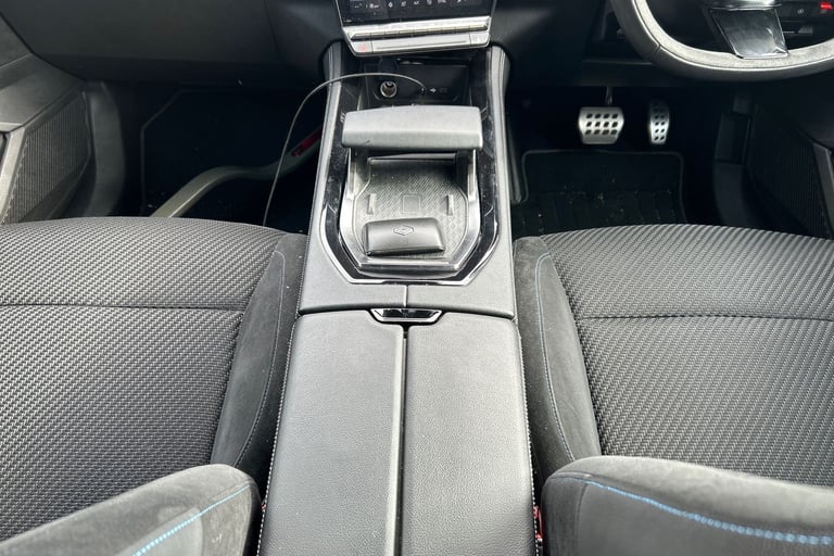 2023 Renault Austral E-Tech FHEV Iconic Esprit Alpine 5dr Auto 4C Estate Hybrid Automatic