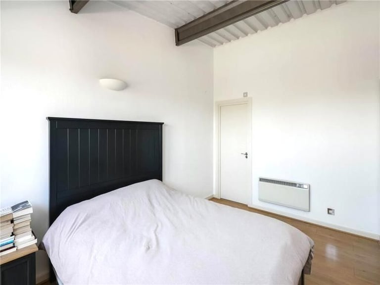 image for 🏠 Bright and spacious room available in Aldgate East
