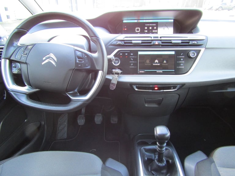 LEFT HAND DRIVE 2021 CITROEN GRAND C4 SPACETOURER  1.2 PURE TECH 7 SEATER 5DR 