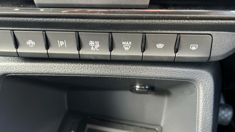 2025 Ford Transit Connect 2.0 EcoBlue 102ps Limited Van PANEL VAN DIESEL Manual