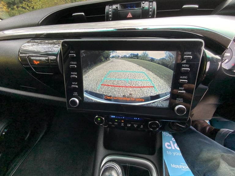 2021 Toyota Hilux 2.4 D-4D Invincible Pickup Double Cab 4dr Diesel Manual 4WD Euro 6 (s/s) (1 PIC...