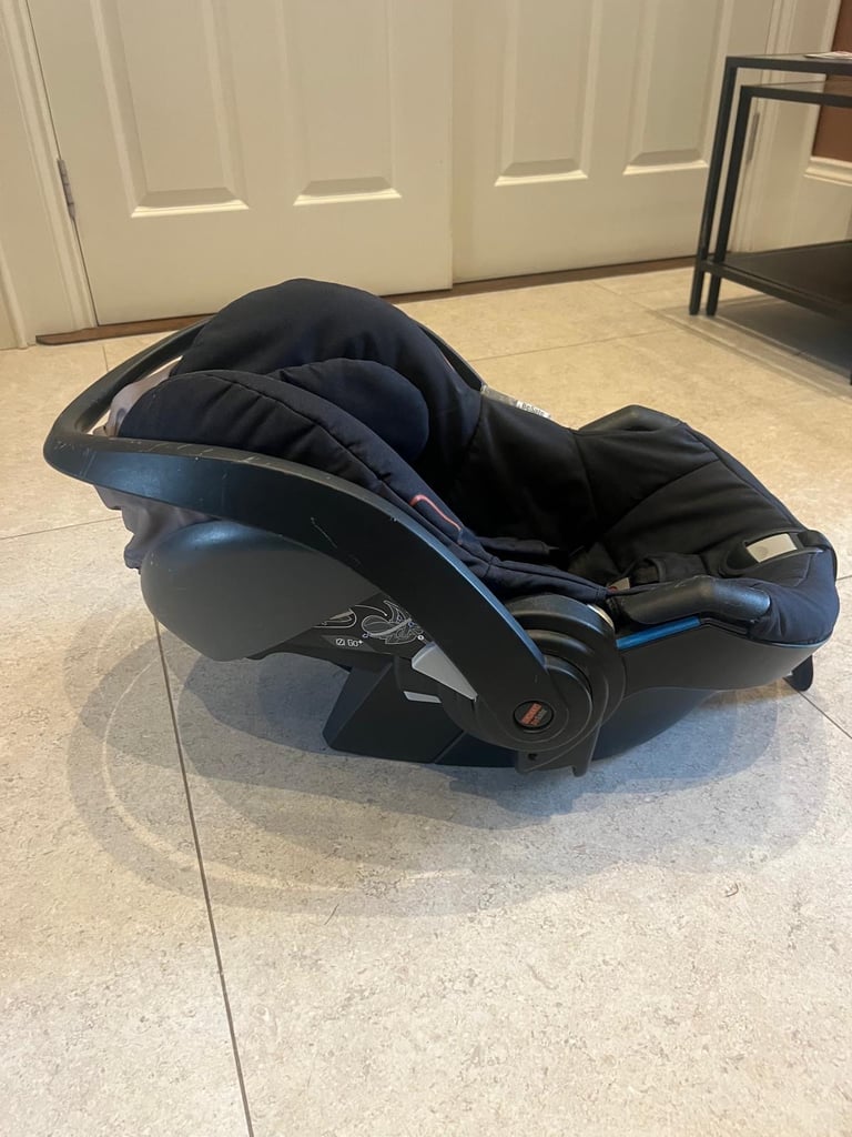 Stokke be safe complete with stokke be safe isofix base