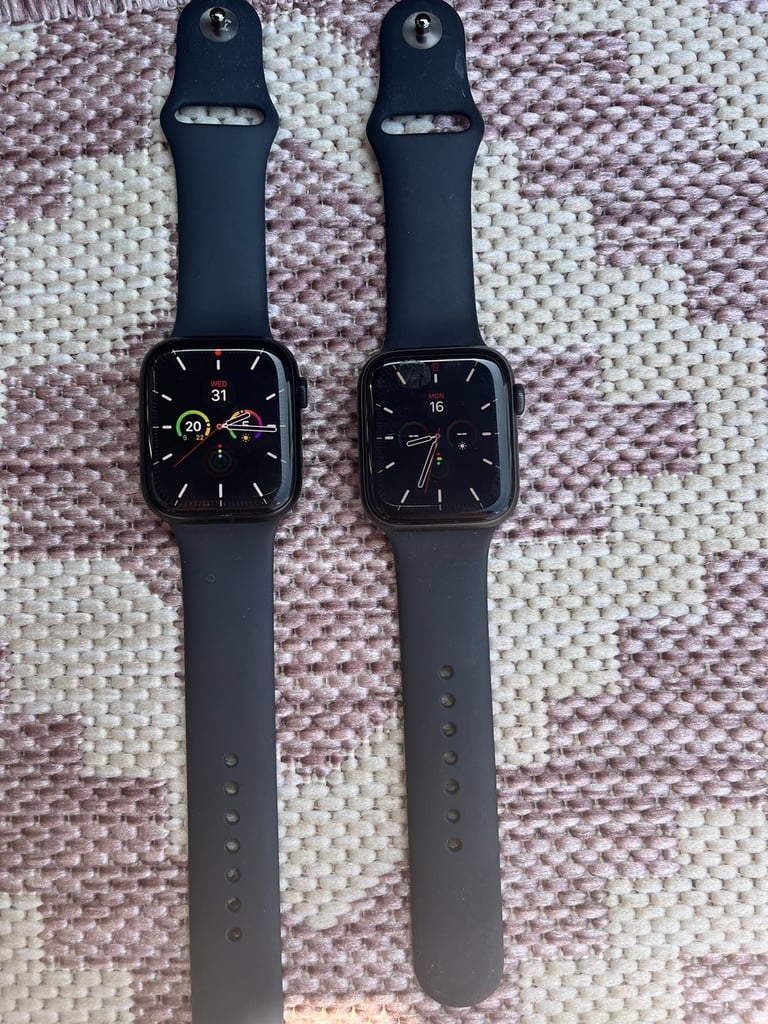 Apple Watch Series SE and Series 7 