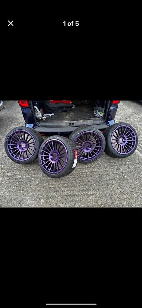 Set of alloy wheels with tires in good condition 