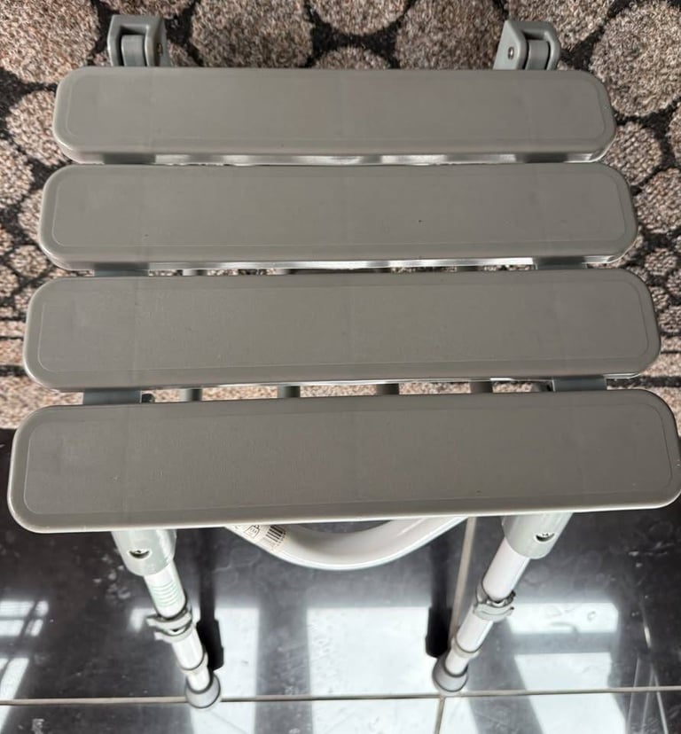 NEW FOLDING WALL MOUNT ADJUSTABLE HEIGHT SHOWER SEAT WITH LEGS ONLY £30 CAN POST