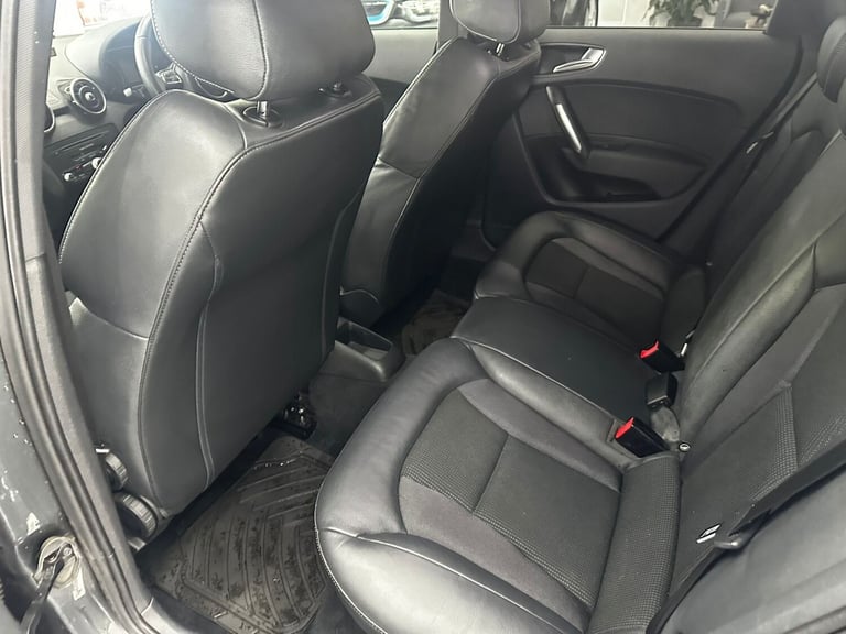 AUDI A1 1.6 TDI S line 2013