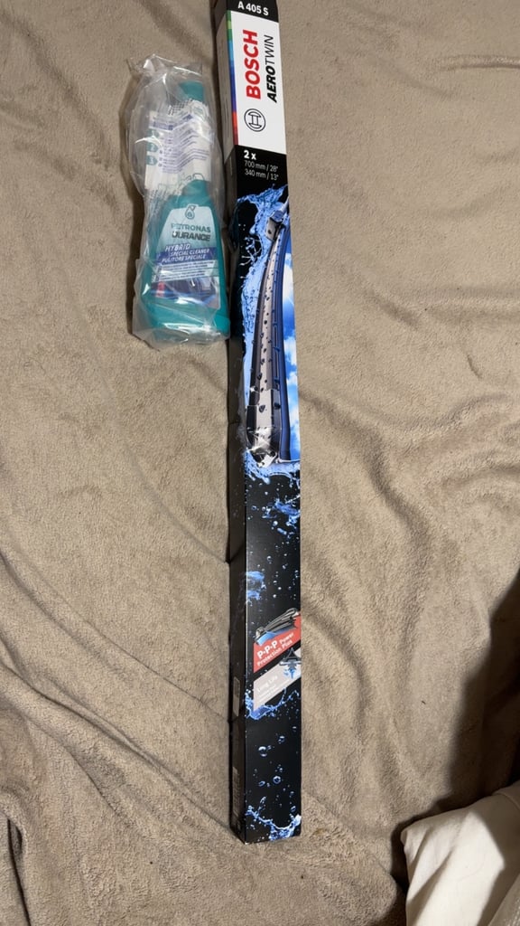 image for Brand new Bosch twin a405 s wiper blades with hybrid fuel cleaner 