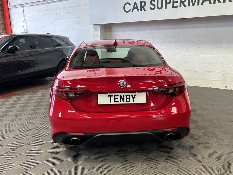 2018 Alfa Romeo Giulia 2.0T Veloce Saloon 4dr Petrol Auto Euro 6 (s/s) (280 ps) Saloon Petrol Aut...