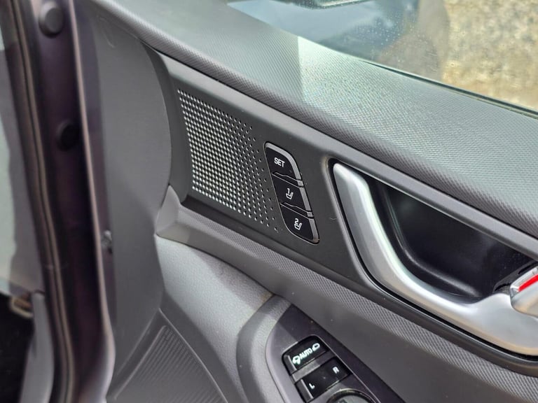 2018 Hyundai IONIQ 1.6 h-GDi Premium SE Hatchback 5dr Petrol Hybrid DCT Euro 6 (s/s) (141 ps) Hat...