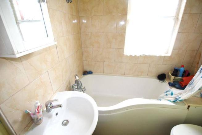 image for NICE 3 BED HOUSE ON Hinde House Lane, Sheffield, S4 8GZ