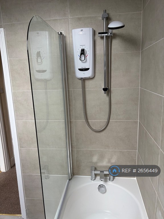 5 bedroom flat in Fenham, Newcastle Upon Tyne, NE4 (5 bed) (#2656449)