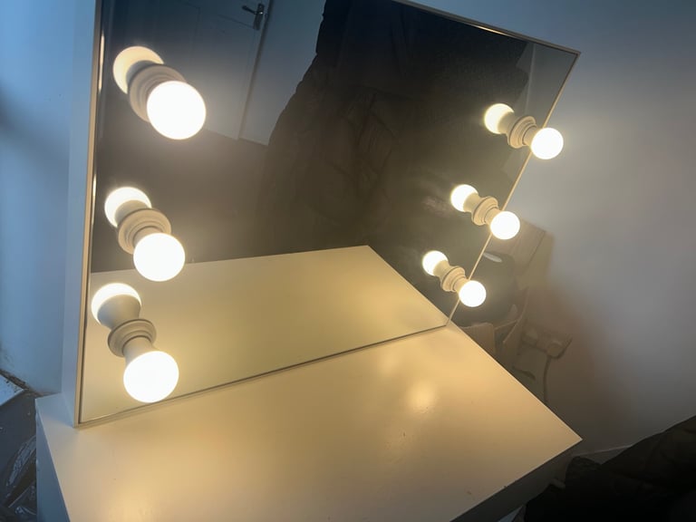 image for Hollywood mirror dressing table 