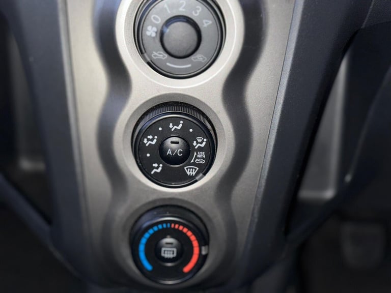 2009 Toyota Yaris 1.33 VVT-i SR 5dr [6] HATCHBACK PETROL Manual