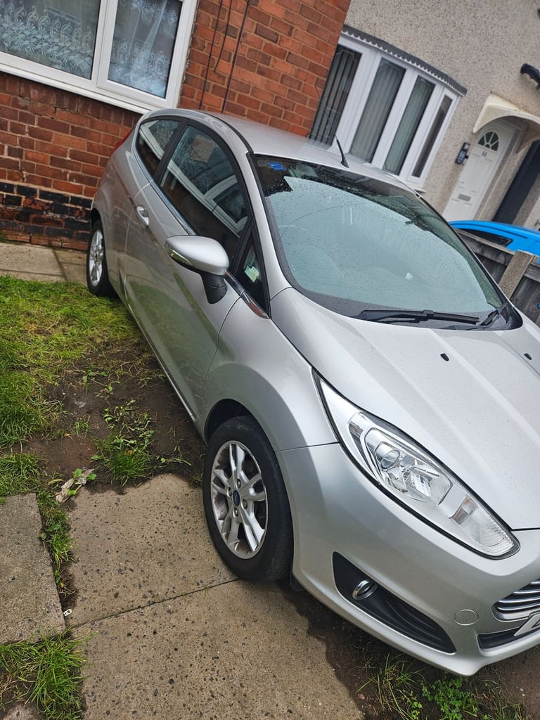 Ford, FIESTA, Hatchback, 2015, Manual, 1241 (cc), 3 doors