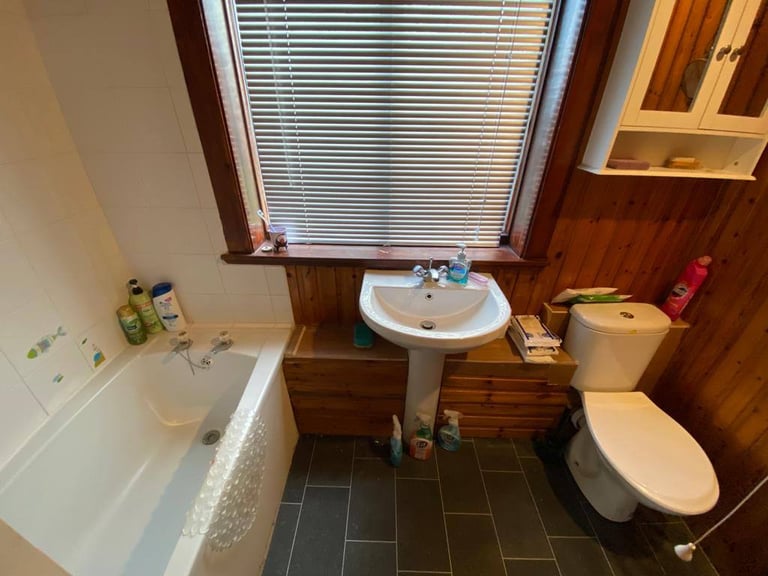 5 Madras Place Flat 0-1 Neilston G78 3PH  - Available Now