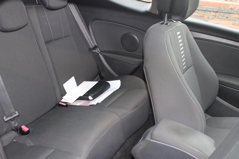 2011 Renault Megane 1.6 16V I-Music Euro 5 3dr COUPE Petrol Manual